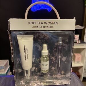 Ariana Grande God Is A Woman Skincare Set - White and Purple